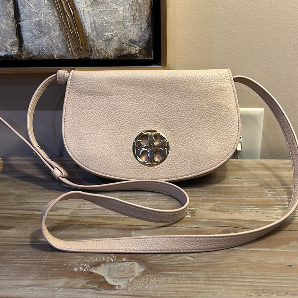 EUC Tory Burch cross b bag. Blush color. see pics for flaws. No stains inside.